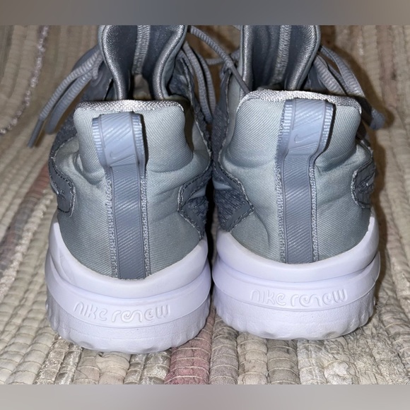 Nike Renew Rival Grey‎ Running Shoes Women’s Size 8 - Picture 4 of 10